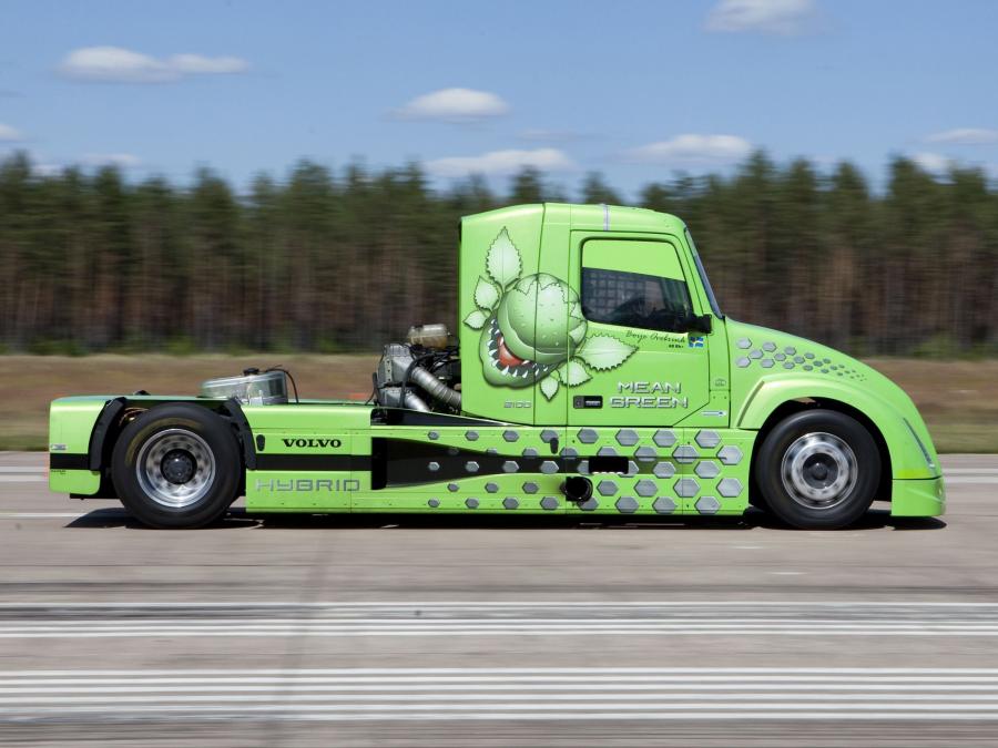  Volvo VNL Mean Green Hybrid 2010 года  (фото 2 из 5)